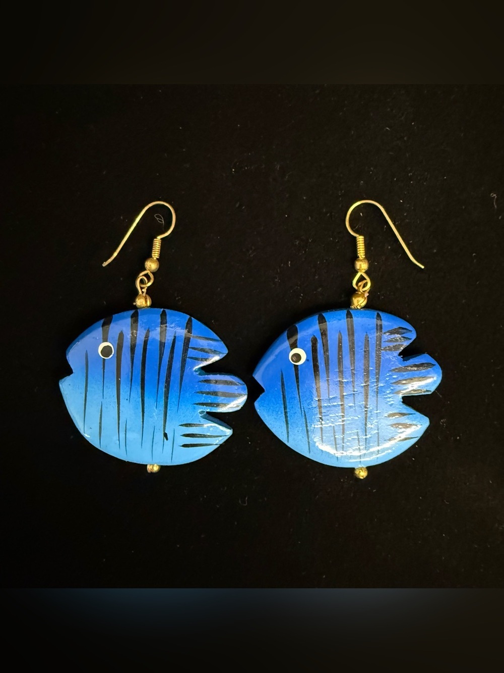 Vintage Hand Painted Wood Tropical Fish Dangle Earrings Blue Striped Beach Retro
